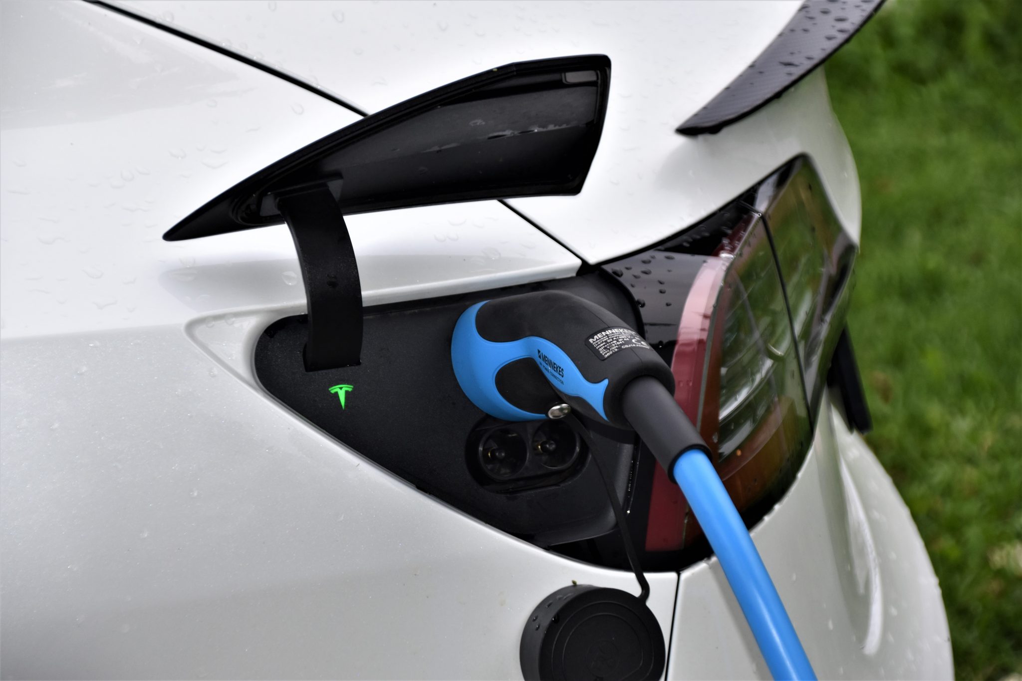 Why are Electric Vehicles better for the Environment? Grants Available
